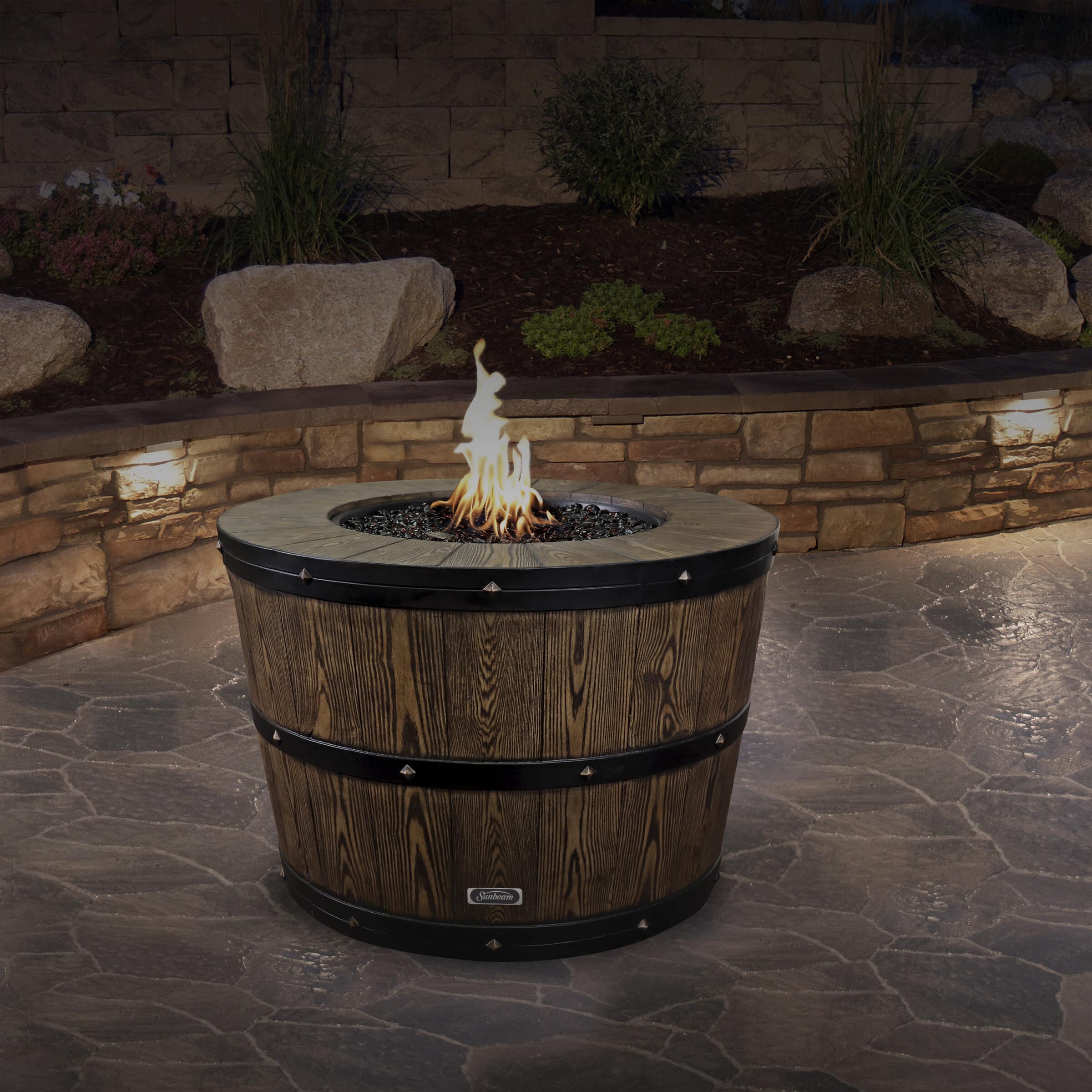10 Best Outdoor Fire Pit Ideas to DIY or Buy: Backyard Natural Gas Fire Pit