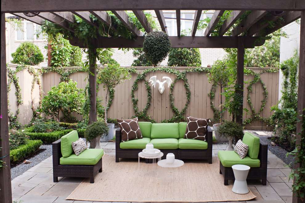 10 Fabulous Ideas to Decorate Your Patio or Garden Fence