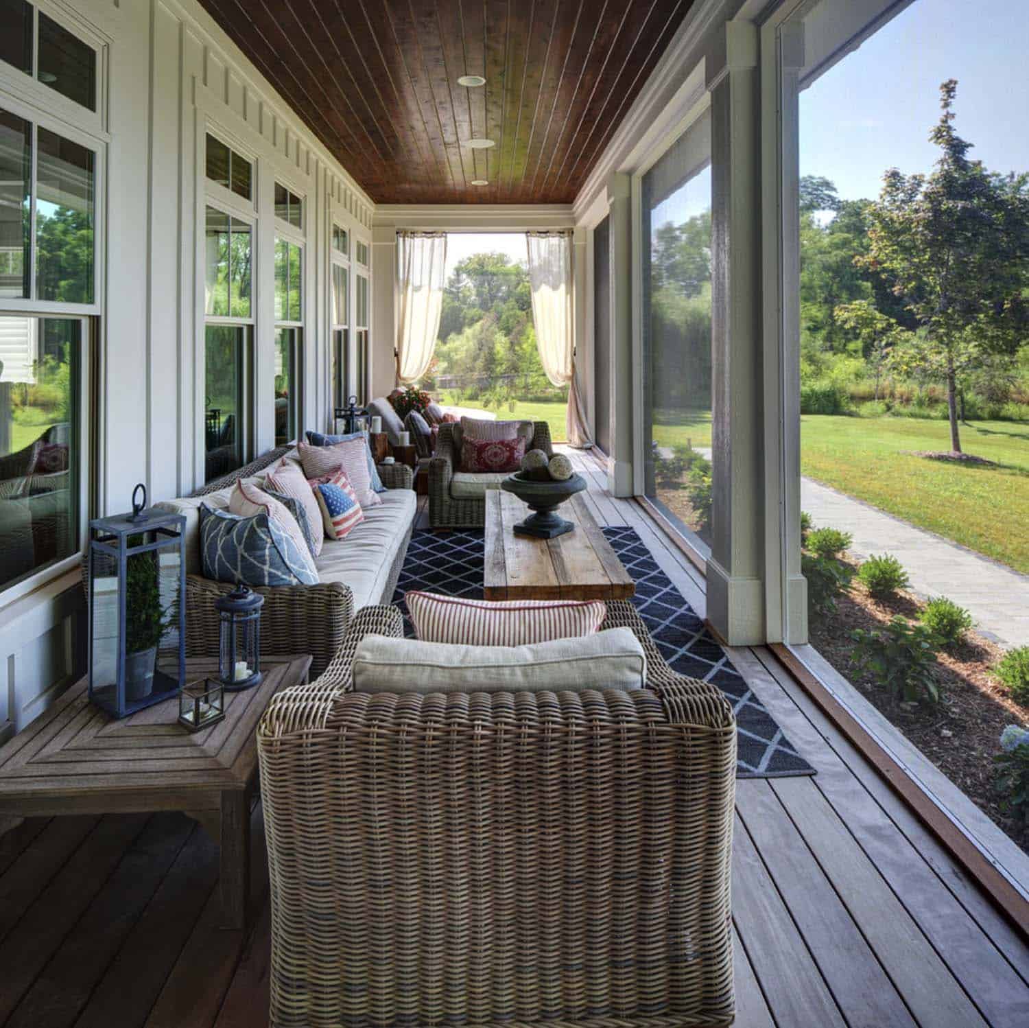45 Amazingly Cozy and Relaxing Screened Porch Design Ideas