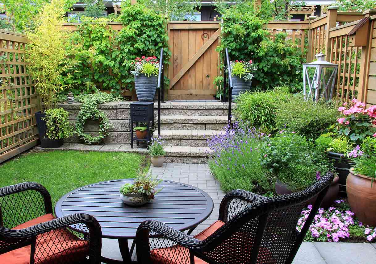 5 Ways to Create a Private Patio