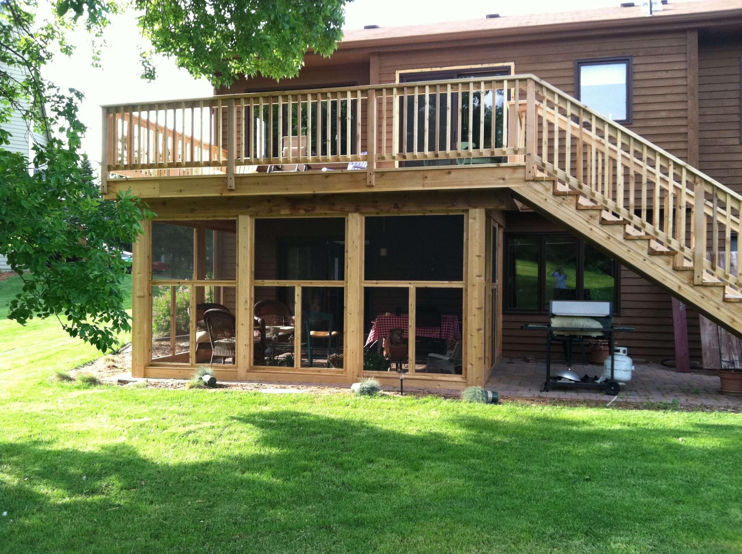 A great screened in porch under the deck