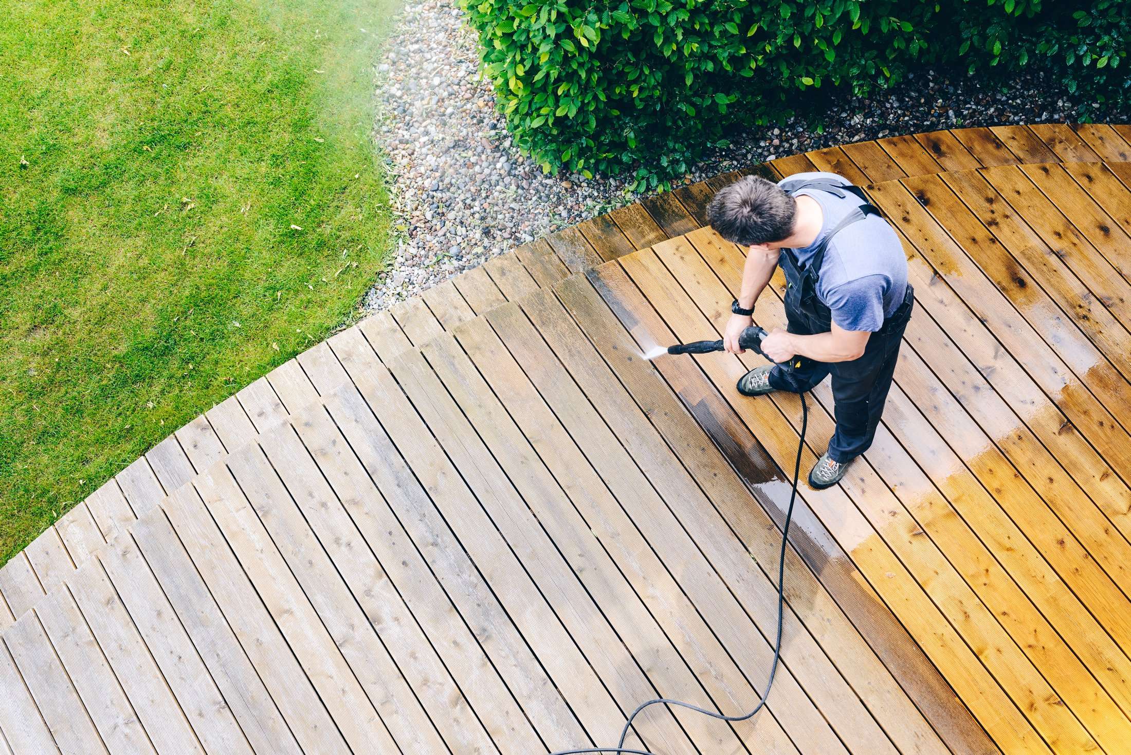 How to Clean Wood Decks With a Pressure Washer