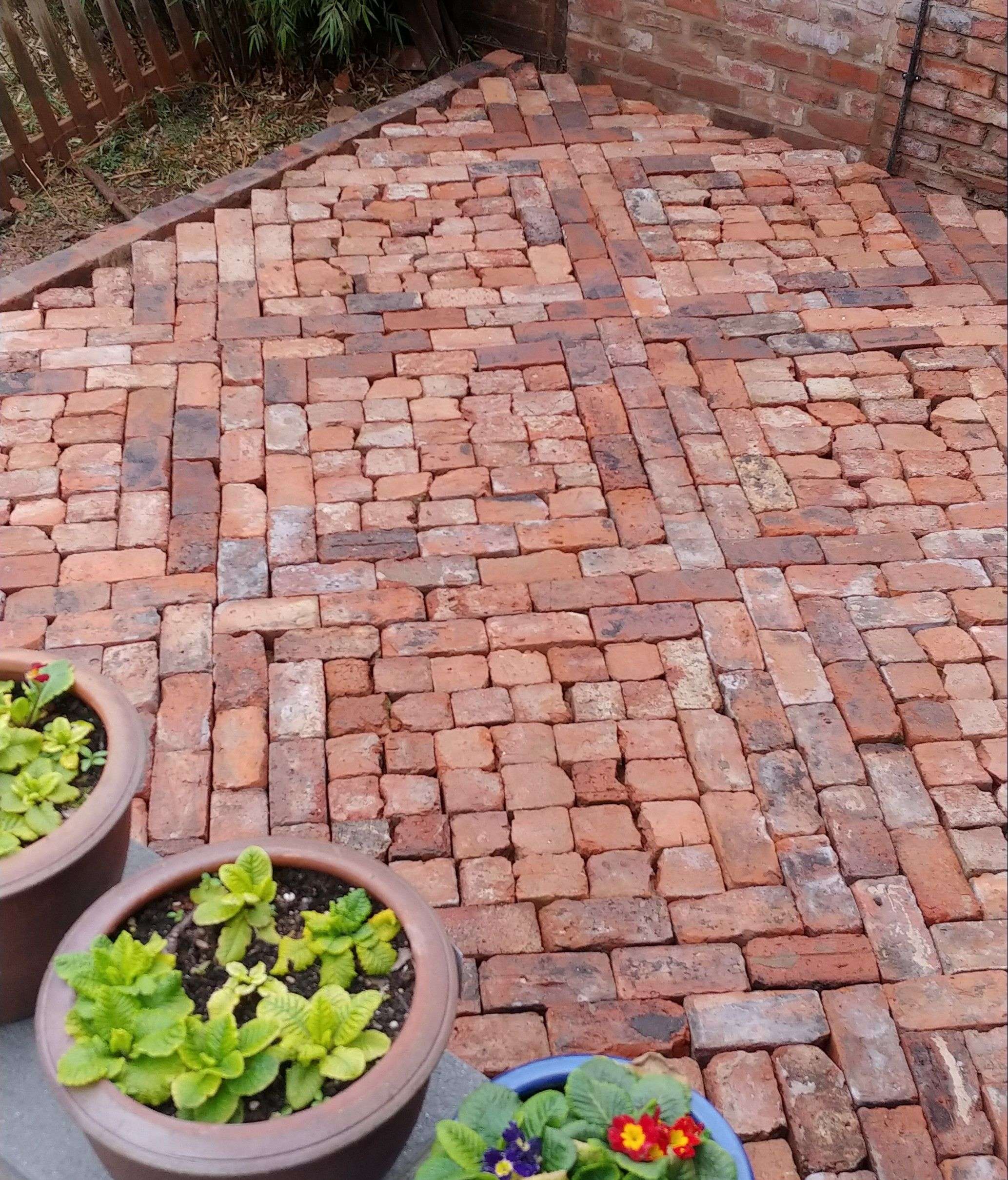 How to Lay a Patio from Reclaimed Bricks â Alice de Araujo