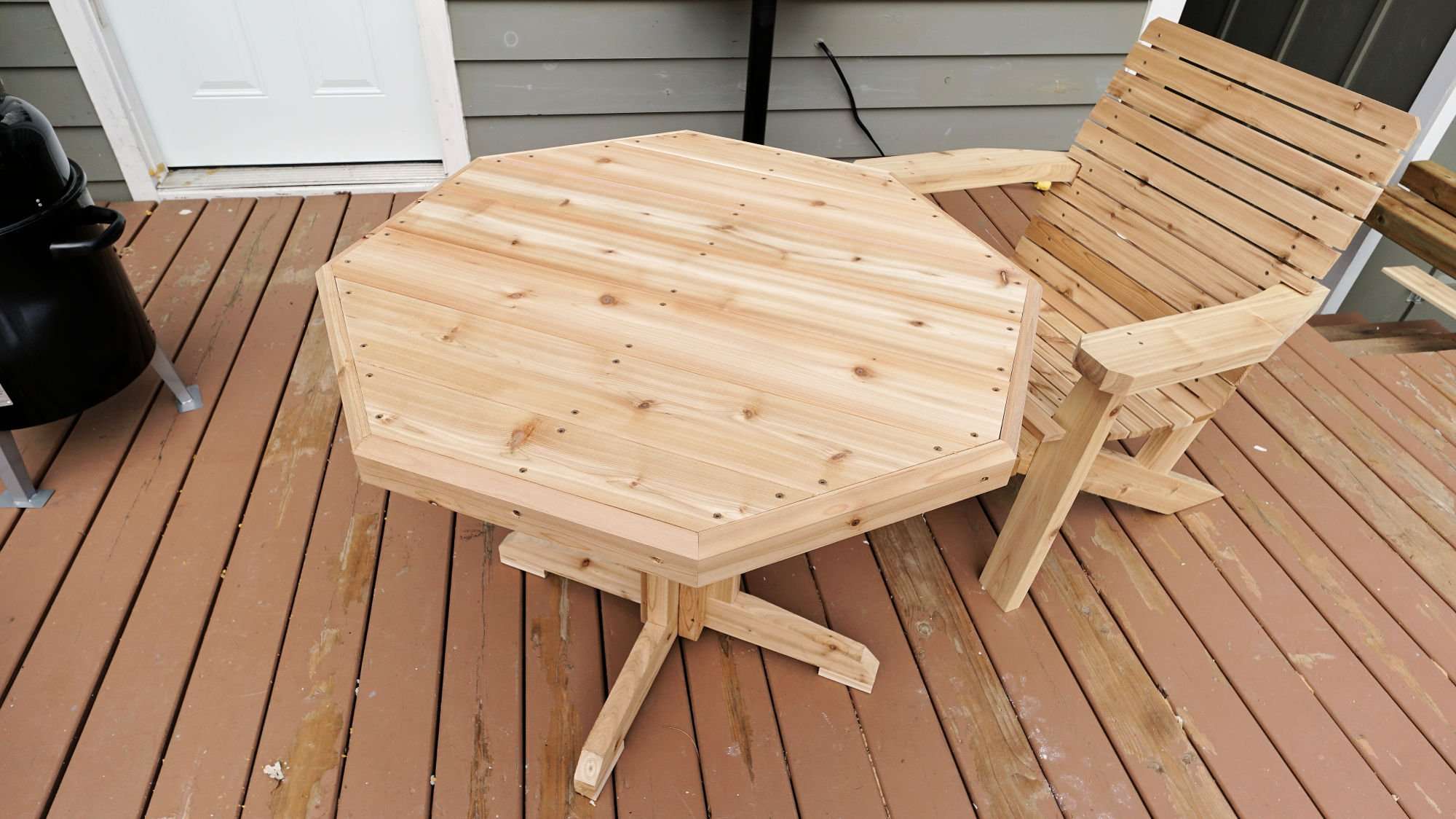 How To Make a Wooden Patio Table