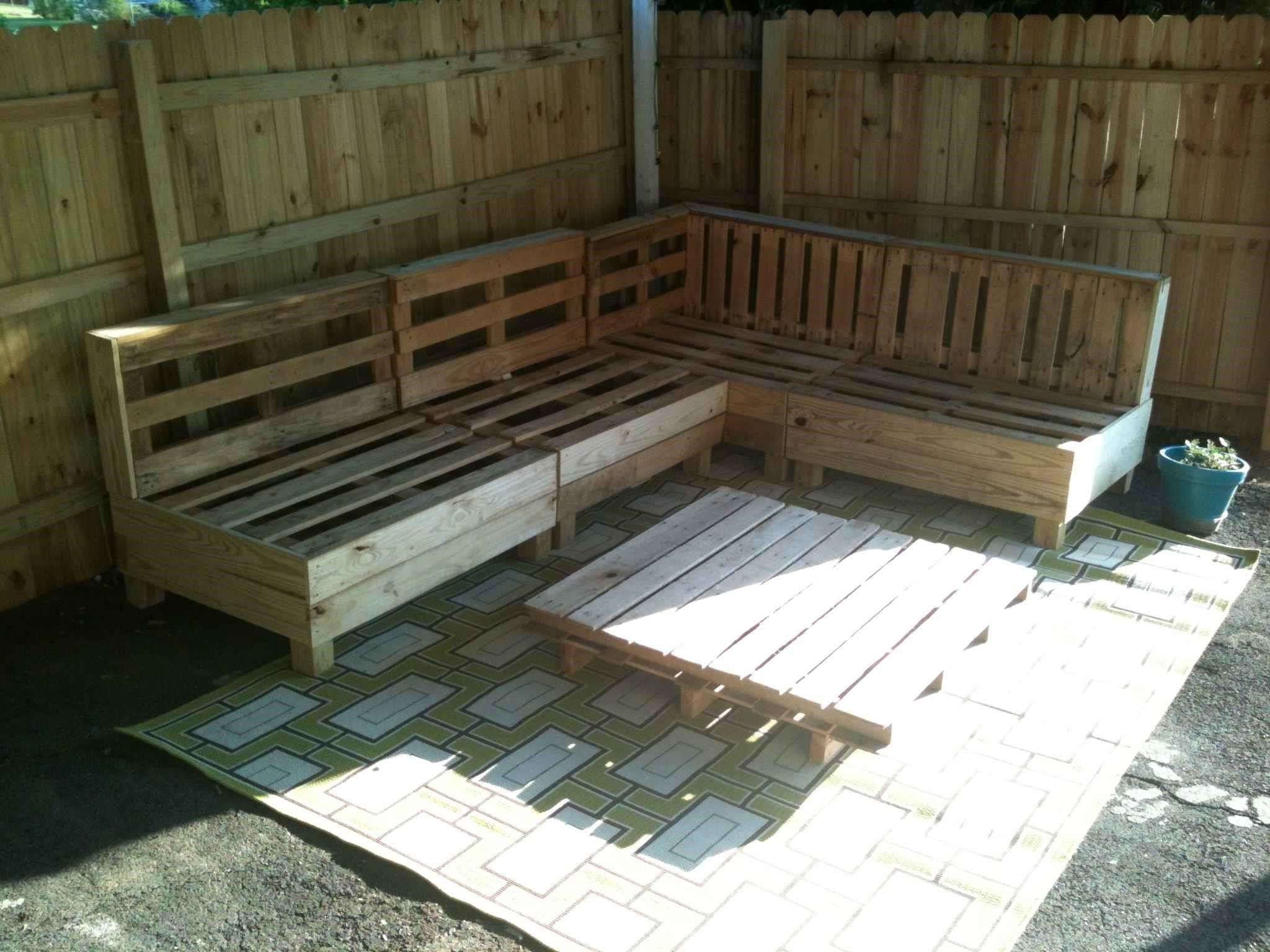 how to make patio furniture out of pallets