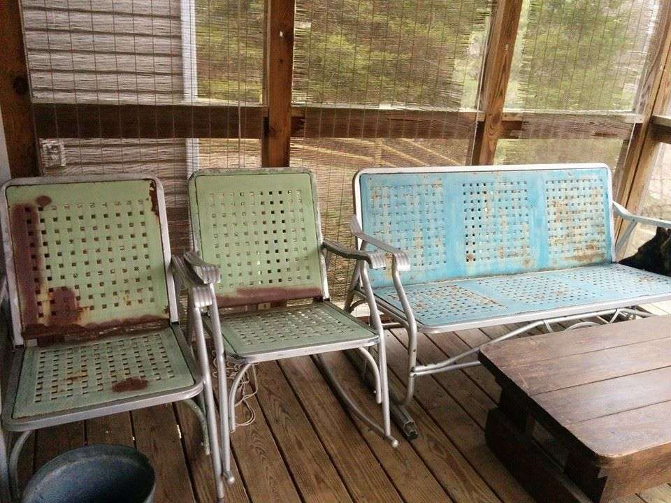 How to restore vintage metal gliders and patio furniture ...