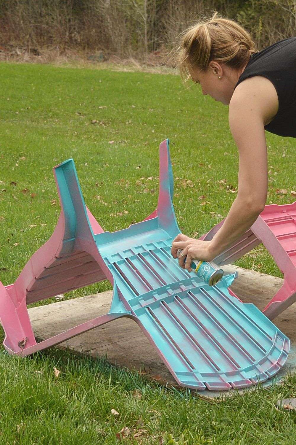 How to spray paint plastic chairs