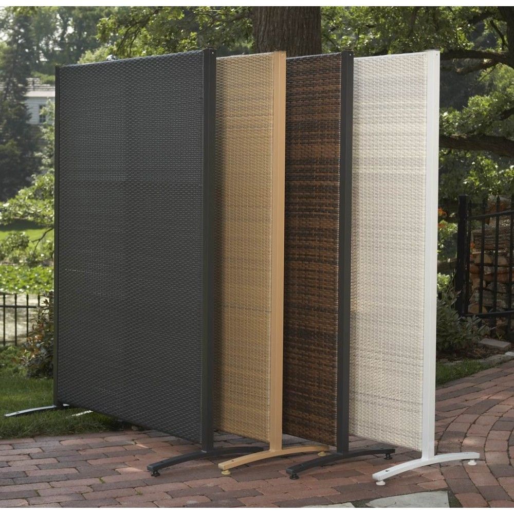 Portable Outdoor Wicker Privacy Partition for Backyards