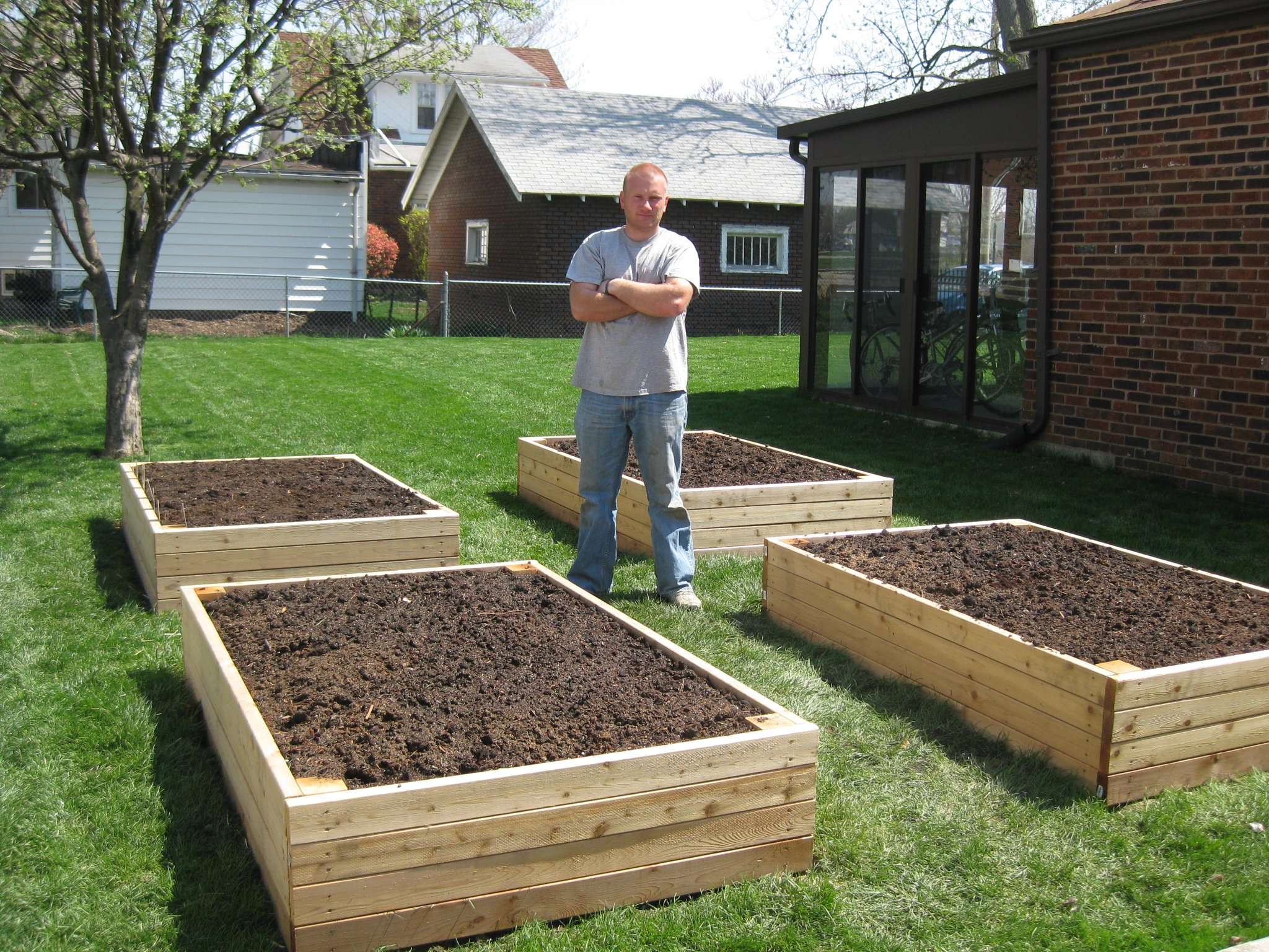 Raised Garden Beds versus Row Gardening