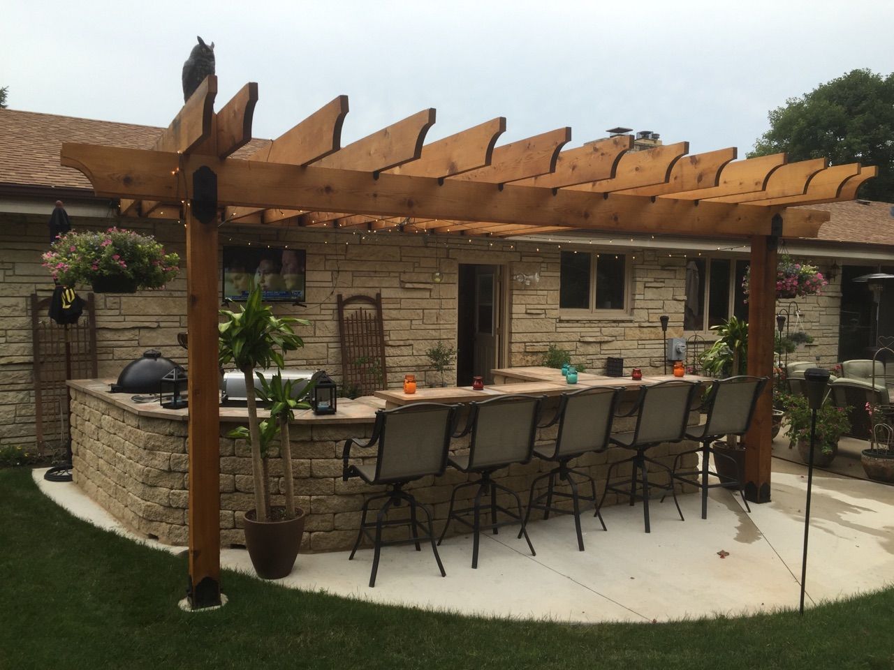 Spectacular outdoor bar with pergola built by Chris in Wisconsin! Check ...